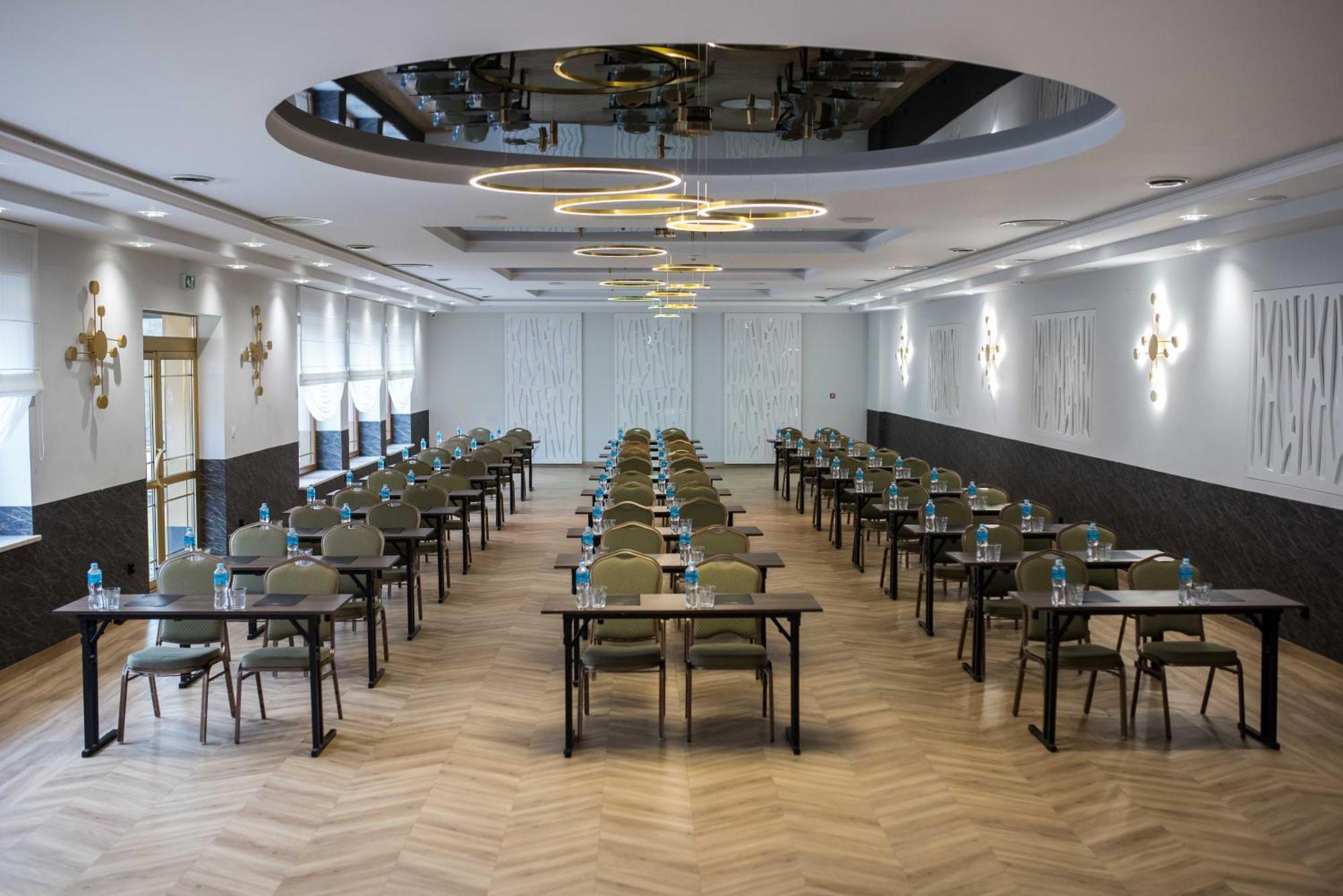 Hotel Paradiso Suchedniów Eksteriør billede