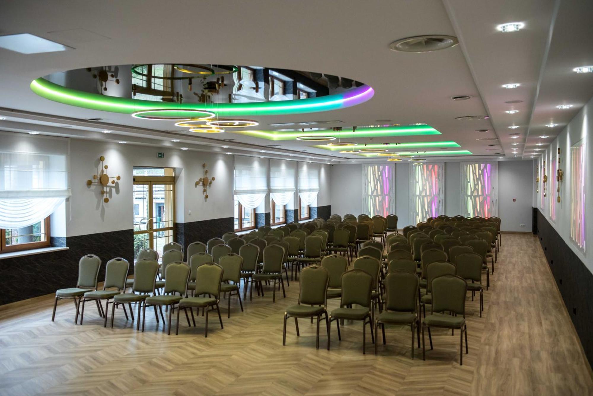Hotel Paradiso Suchedniów Eksteriør billede