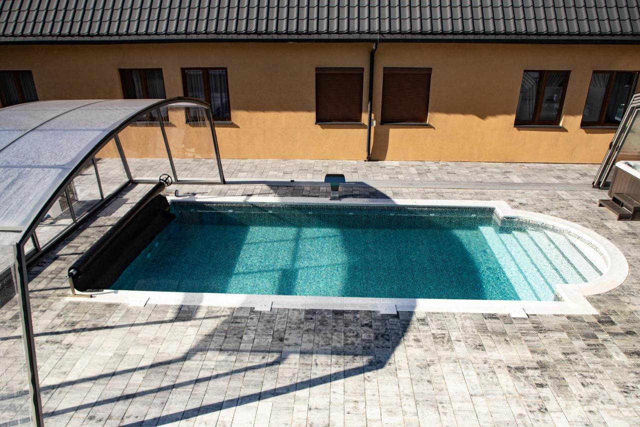 Hotel Paradiso Suchedniów Eksteriør billede
