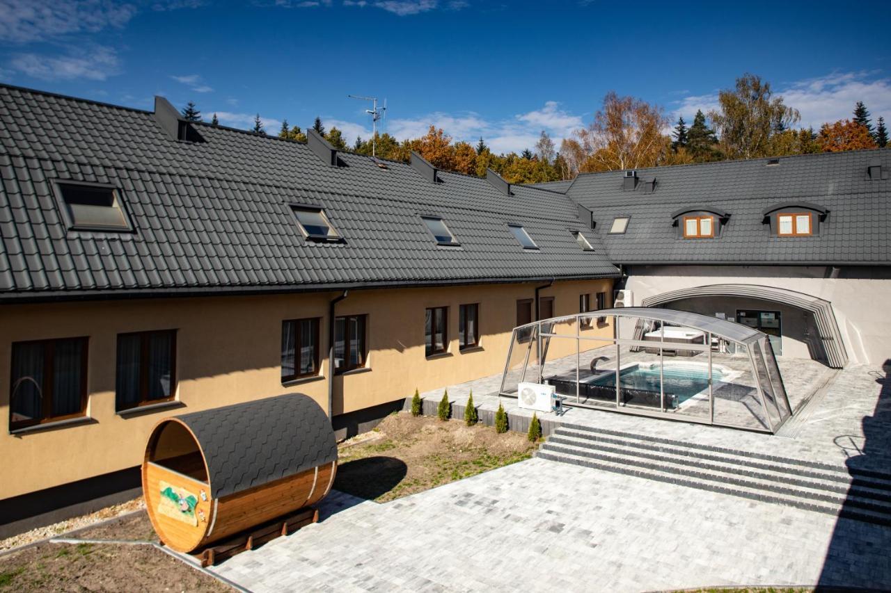 Hotel Paradiso Suchedniów Eksteriør billede